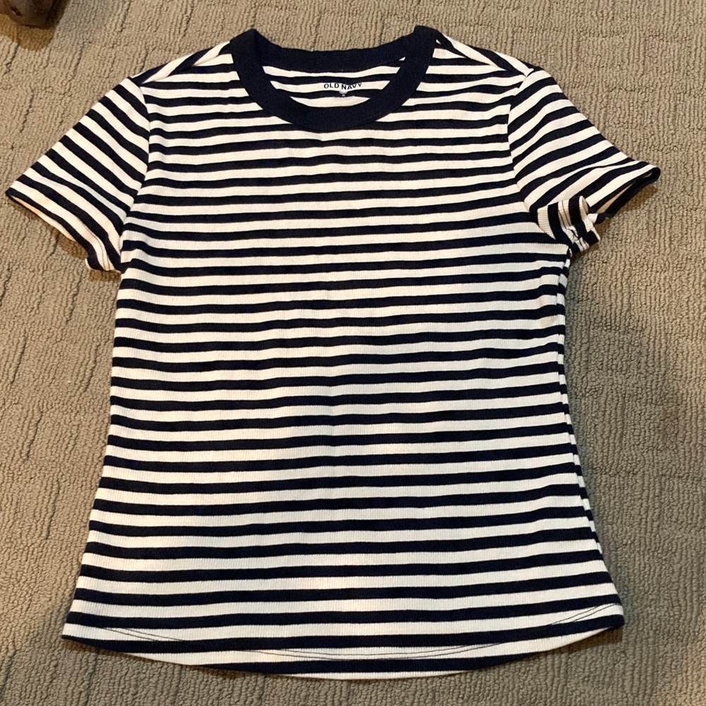 Old Navy Navy and White Striped Short Sleeve Tee. Slim fit.